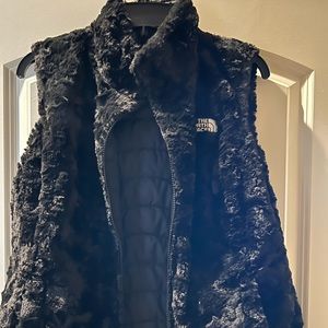 Northface reversible vest. Size small or medium. Sorry no tags since reversible